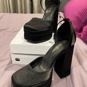 Dream Pairs Black Platform Heels